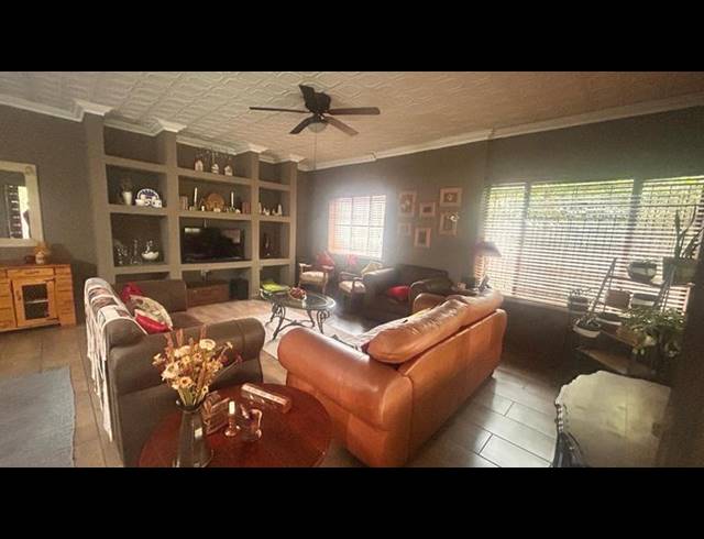 3 BEDROOM HOUSE FOR SALE IN STANDERTON CENTRAL